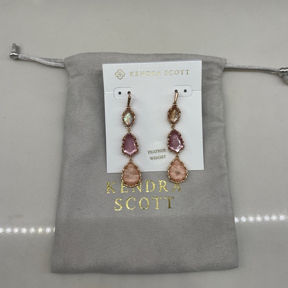 Kendra Scott Gwenyth long strand necklace in Rose Gold metal and Blush Mix - Picture 4 of 4